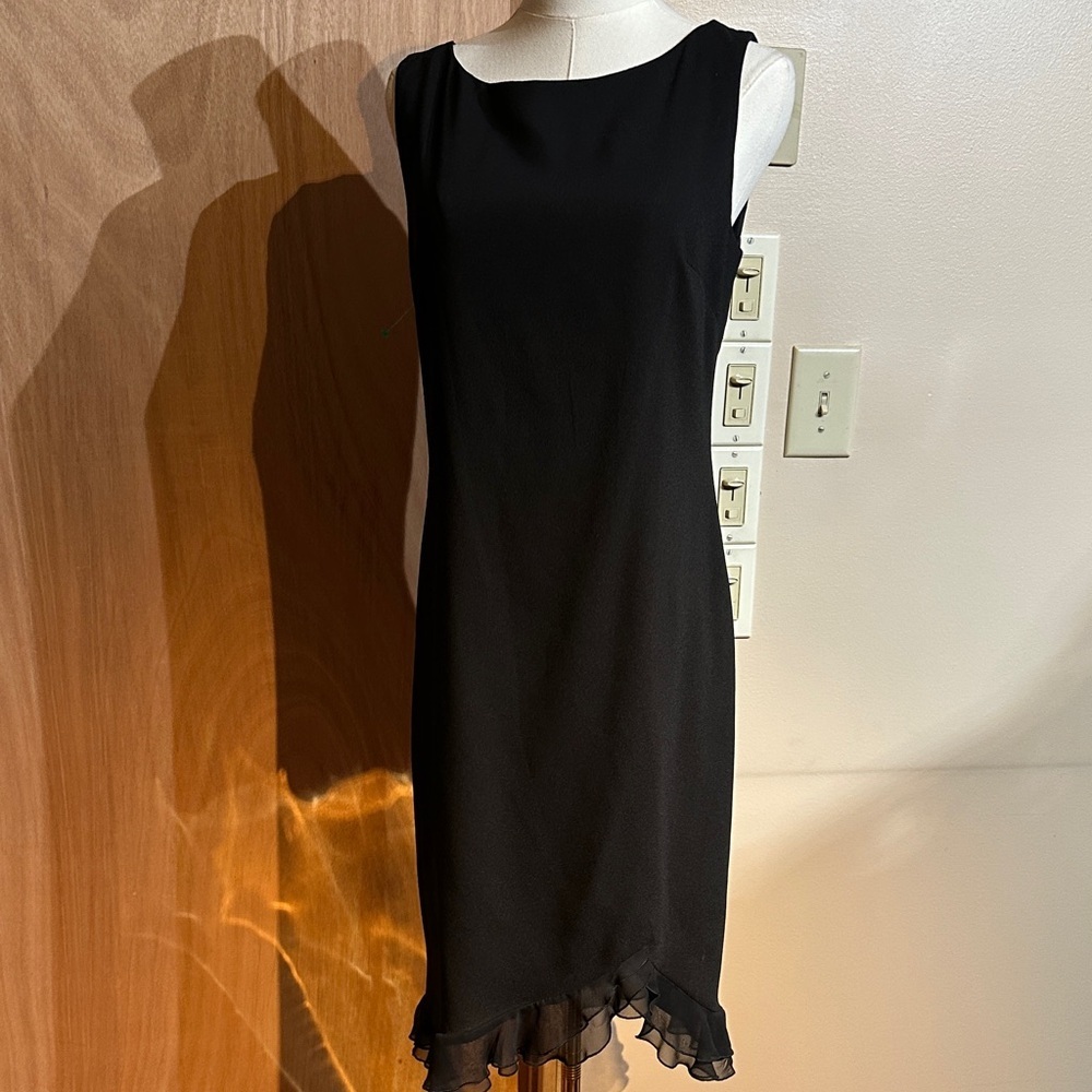 Donna Ricco Black Ruffle Hem Dress